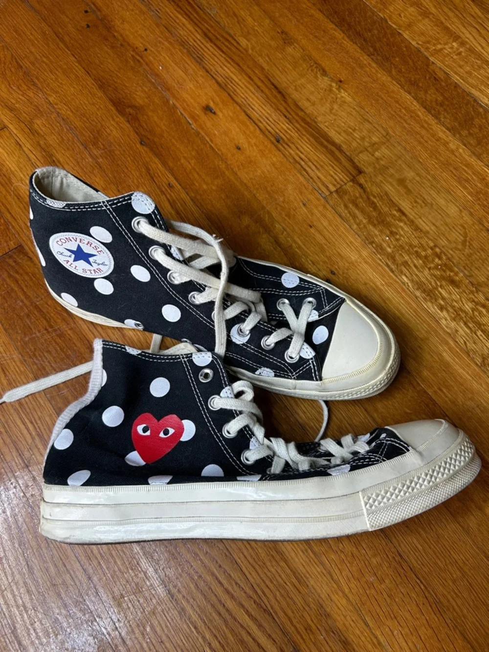 Converse Mens & Women’s Black and White Polka Dot High-Top Sneakers w Red Heart - Picture 1 of 7